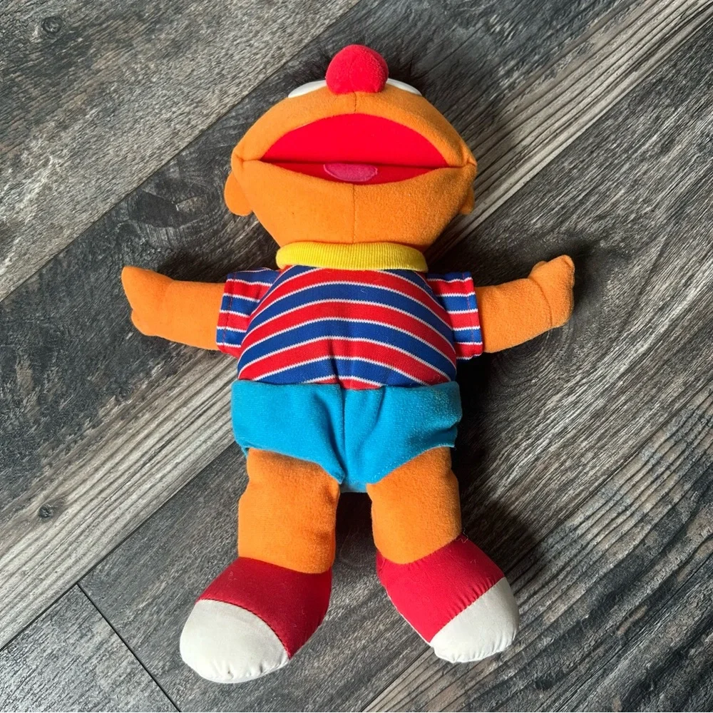 Vintage 1996 Tyco Ernie Sesame Street Vibrating Laughing Plush Doll